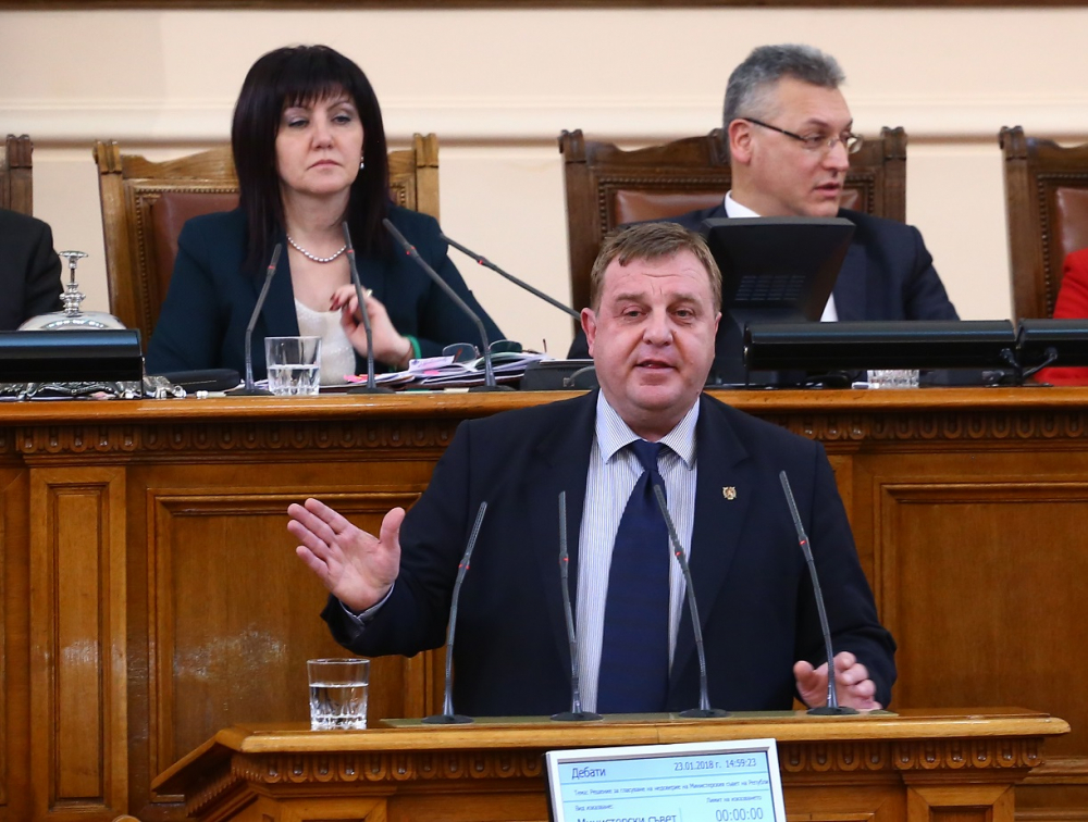 Каракачанов събра спешно икономическите експерти на ВМРО, иска да променят Закона за енергетиката заради ЧЕЗ