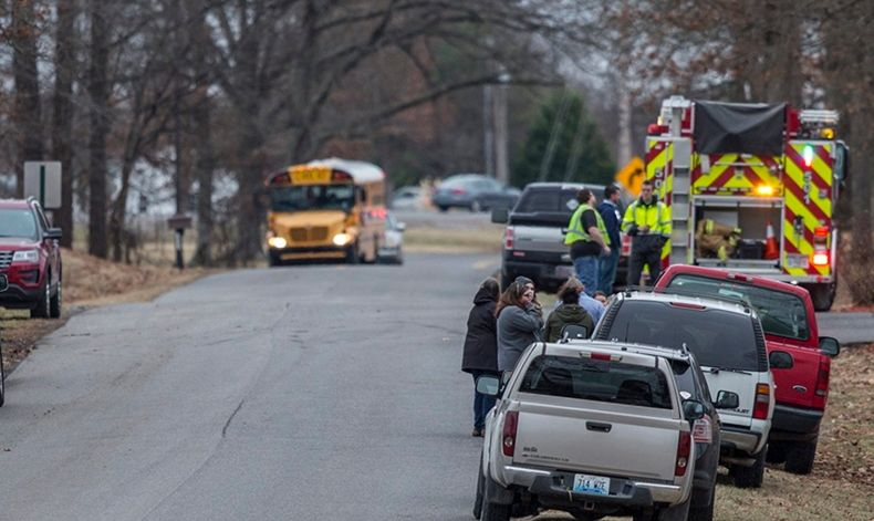 Голяма трагедия след стрелбата в гимназия в Кентъки (СНИМКИ)