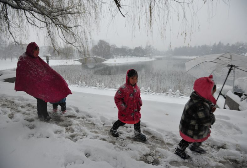 Смразяващ рекорд: Минус 44 градуса в Китай (СНИМКИ)