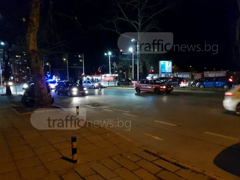 Тежка катастрофа в Пловдив, мястото е оградено с конуси (СНИМКИ)