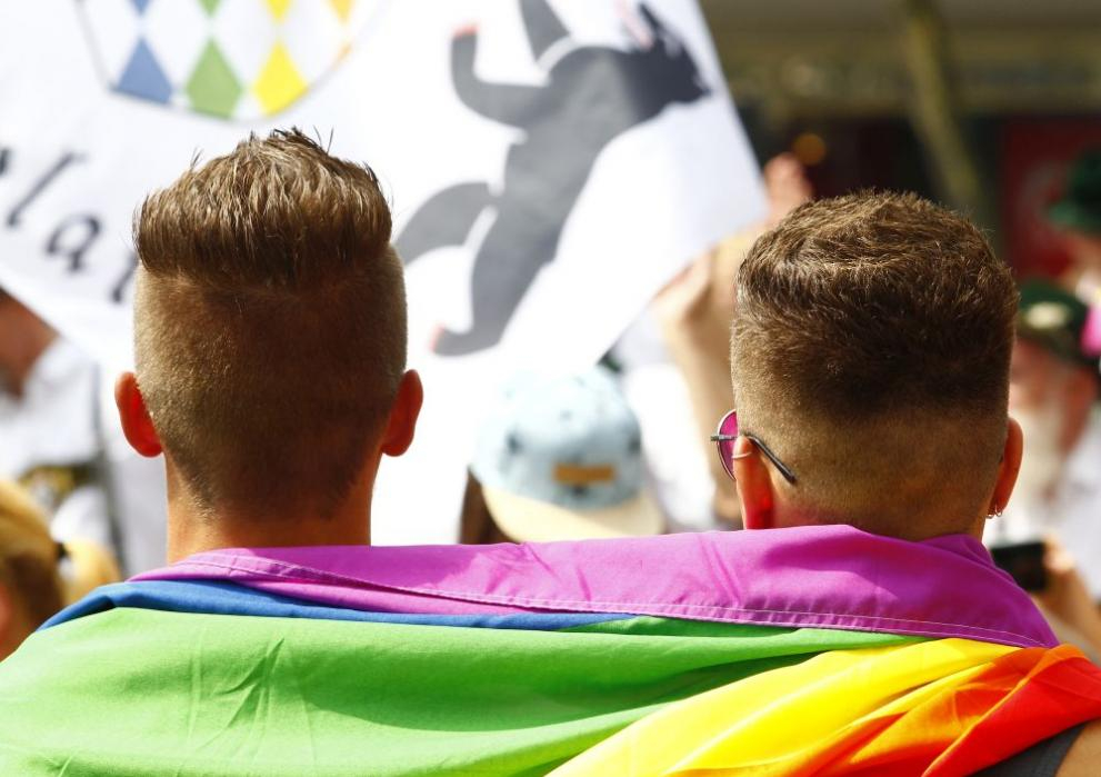 Пак привилегии: Без тестове за сексуална ориентация за гейове, кандидатстващи за убежище в ЕС