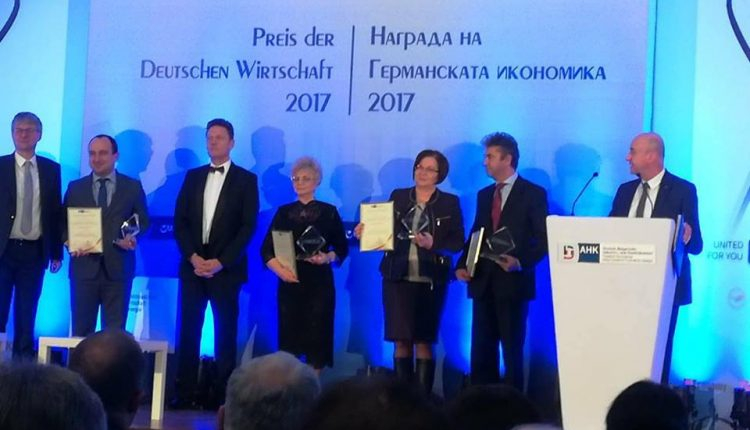 Кметът на Община Троян Донка Михайлова получи награда от посланика на Германия н.пр. г-н Херберт Салбер.