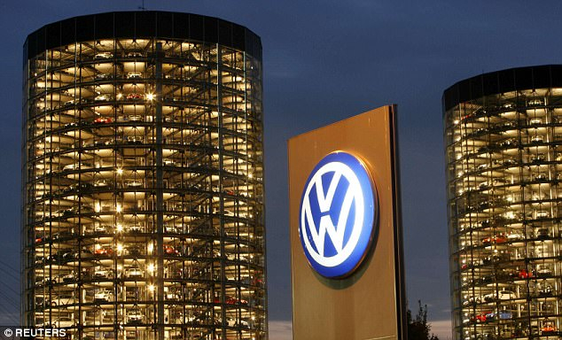 Volkswagen използва десет маймуни за грандиозна измама, свързана с дизеловите коли! 
