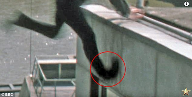 Брутално! Том Круз показа как си чупи глезена на снимките на „Мисия невъзможна 6“ (ВИДЕО)