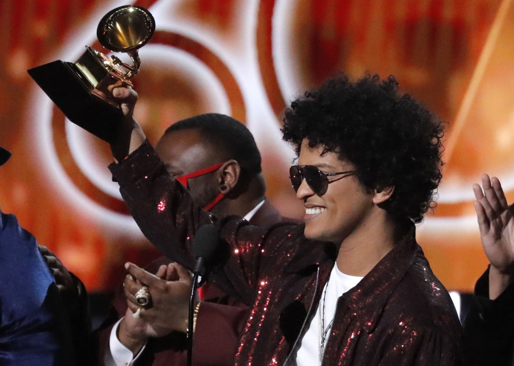 Триумф на Бруно Марс на наградите "Грами"