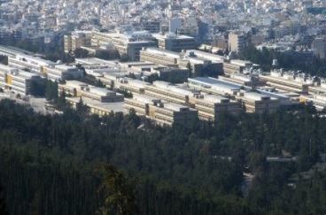 Безумие: Изнасилвания, наркотици и грабежи в Атинския университет 