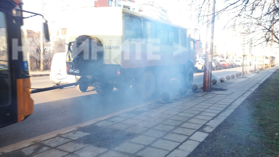 Внимание! Авариен камион на Градска мобилност бръмчи като душегубка из столицата