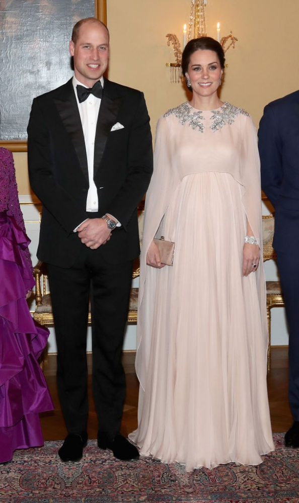 Кейт Мидълтън като истинска принцеса на вечерята в Осло (СНИМКИ)