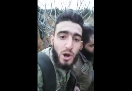 Сирийските терористи показаха ужасяващо ВИДЕО 18+ с трупа на руския пилот 