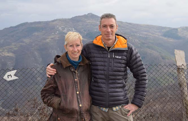 Защо Лий и Мели зарязаха Обединеното кралство и вече 11 години живеят в родопското село Любино (СНИМКИ)