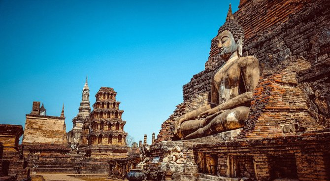 Турист върна откраднати тухли от храм в Тайланд, а причината е смайваща
