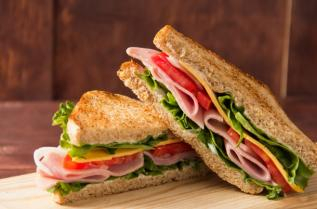 Уникални рецепти за сандвичи, подходящи за излет и пътуване (СНИМКИ)