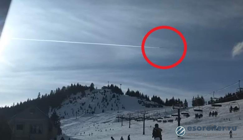 Странно НЛО над Вашингтон се маскира като самолет (ВИДЕО) 