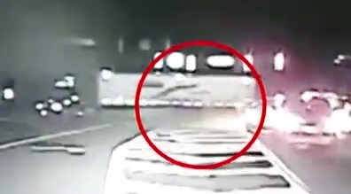 Безумен шофьор уби себе си и сина си след нелепа гонка с полицията (ВИДЕО)
