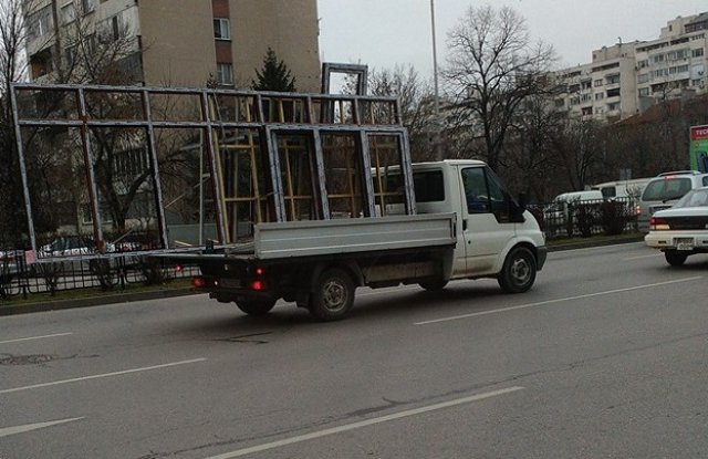 Този шофьор от Пловдив нарушава всички правила за движение и не му пука 