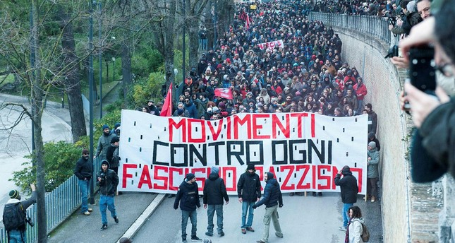 Италия е на прага на въстание: Полицията разпръсна жестоко антифашисти в Мачерата (ВИДЕО)