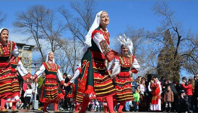 „ПРОБУЖДАНЕ С ХОРО“ на Националния празник на България - 3 март 2018   