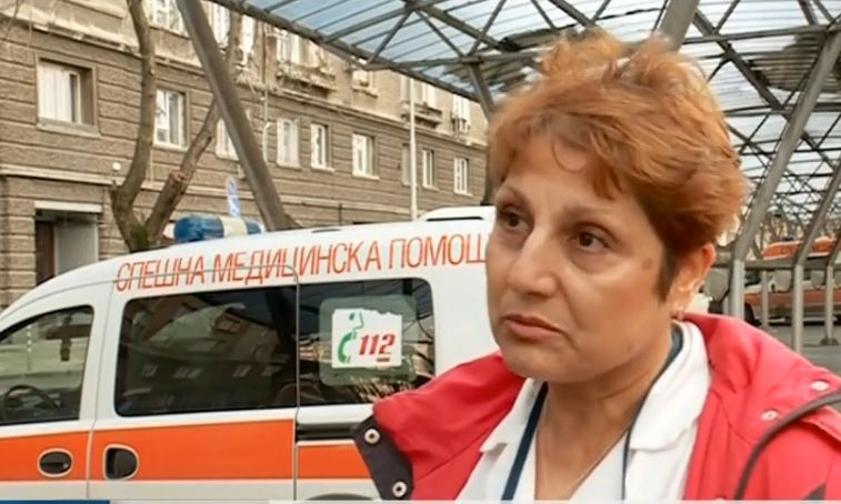 Потресаващо! Викнаха спешни медици в апартамент в София и ги заключиха вътре