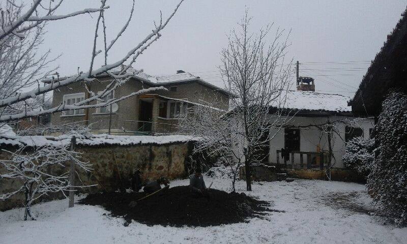 България плаче и се сбогува с дядо Добри (СНИМКИ/ВИДЕО)