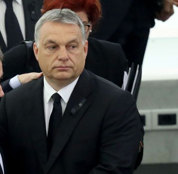 Виктор Орбан каца в София в понеделник