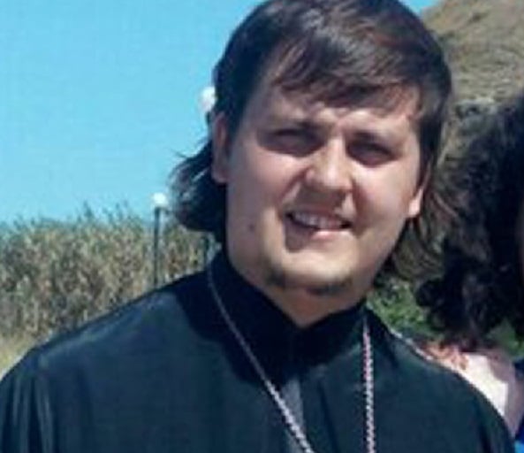 Светица! Просякиня закрила с тялото си от куршумите на джихадиста Халил десетки бременни и деца в църквата в Дагестан (СНИМКИ) 