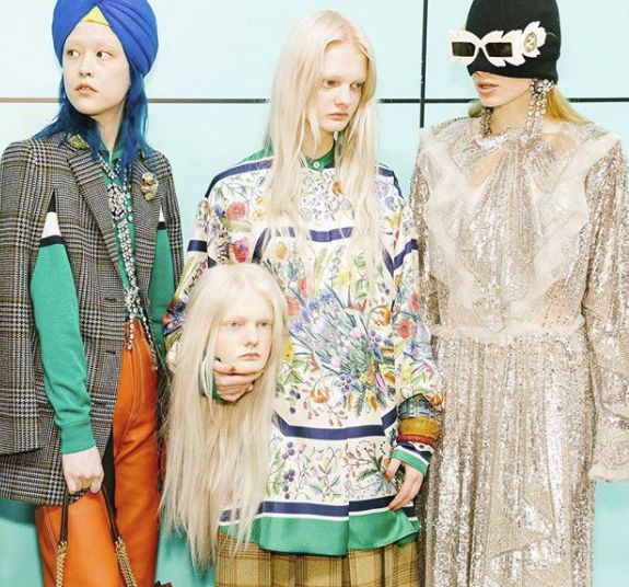 Парад на ужасите на Седмицата на модата в Милано: Модели дефилираха с глава под мишница (СНИМКИ/ВИДЕО)