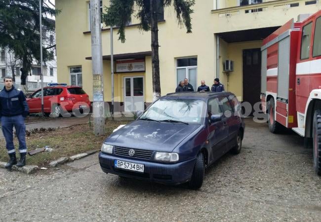 Такова паркиране само във Враца може да се види (СНИМКИ)