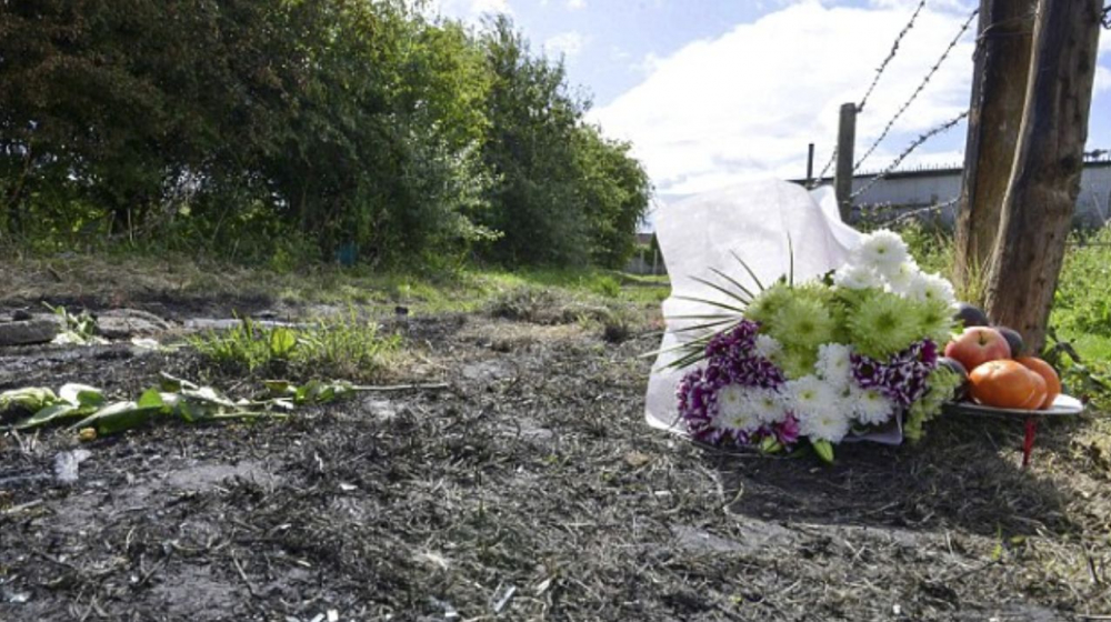 Зверство на Острова: Изроди изнасилиха млада майка и я запалиха жива, а след това се снимаха за спомен пред горящото й тяло (СНИМКИ)