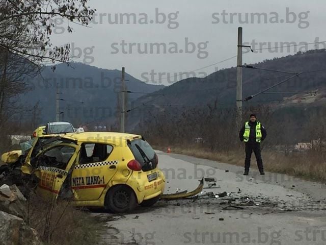 Първи СНИМКИ от кървавата катастрофа край село Церово! Загиналият е баща на известен общински съветник