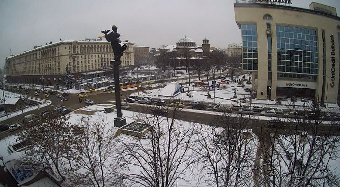 Фоторепортаж в БЛИЦ! В София е Сибир! Столицата се бори със свирепата виелица!