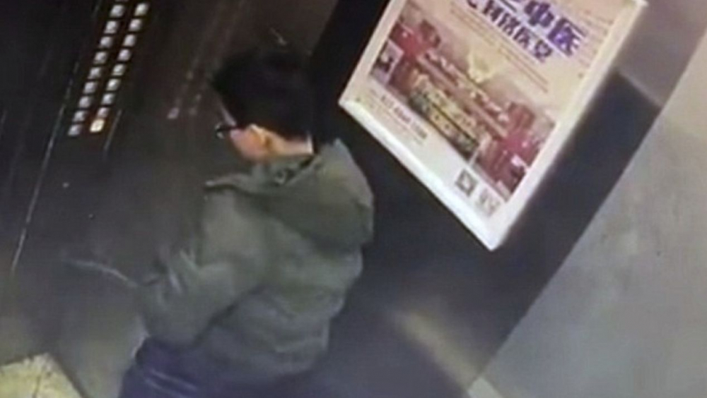 Малолетен хулиган се изпика в асансьор и съжали жестоко (СНИМКИ/ВИДЕО)  