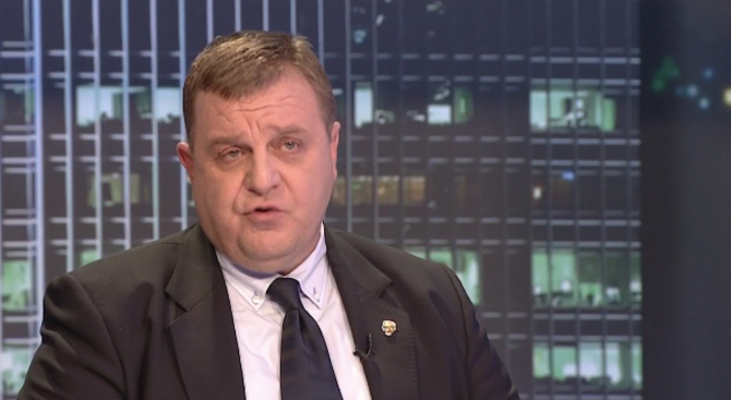 Каракачанов удари по масата и каза какво трябва да се направи във връзка със сделката за ЧЕЗ