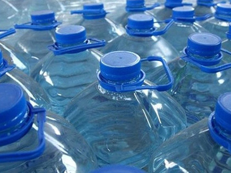 Експерти посочиха какво може да се пие повторно от пластмасови бутилки