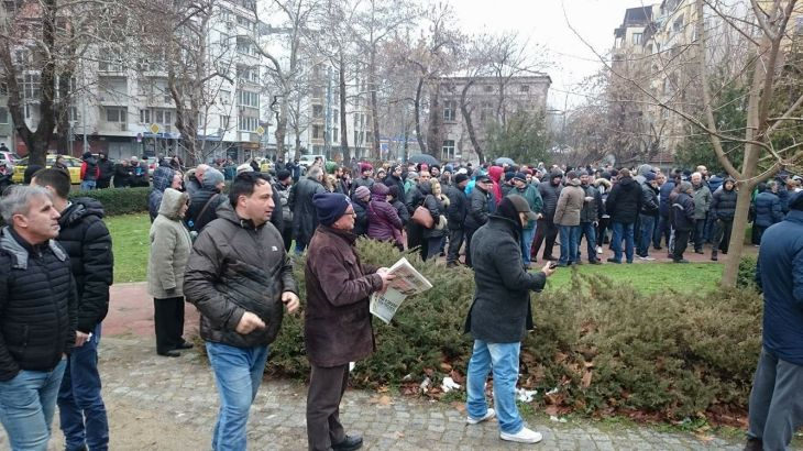 Първо в БЛИЦ! Огромно множество приижда на протеста в Пловдив: Свобода за д-р Димитров! (СНИМКИ)