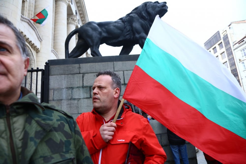 И София излезе на протест в подкрепа на д-р Димитров, убил Жоро Плъха при защита на семейството си (СНИМКИ)