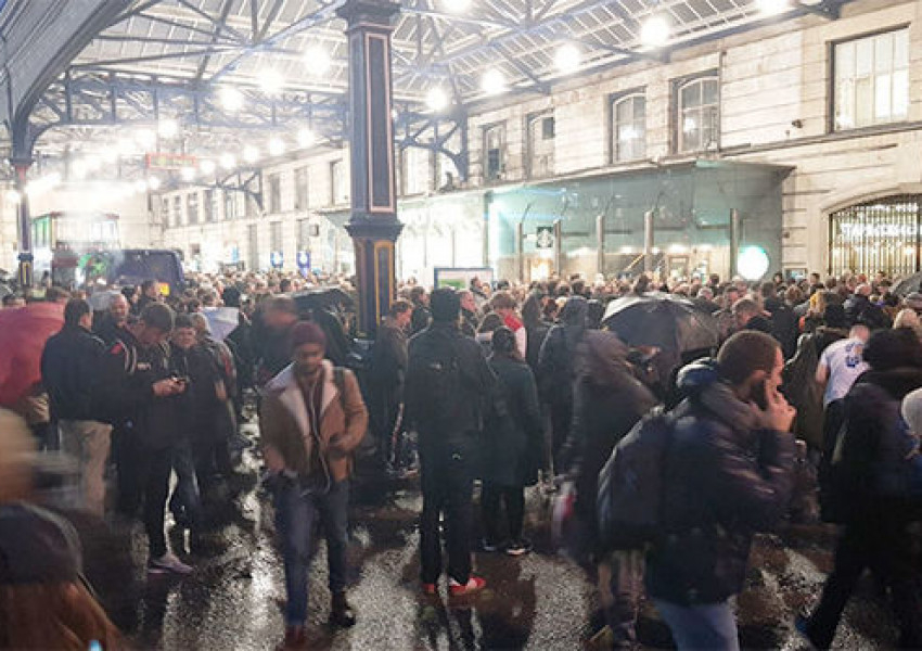 Паника в Лондон: Евакуираха „Виктория Стейшън” (ВИДЕО)