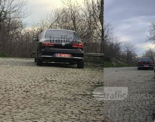 Дипломатически автомобил гази нагло правила и закони в Пловдив (СНИМКИ)