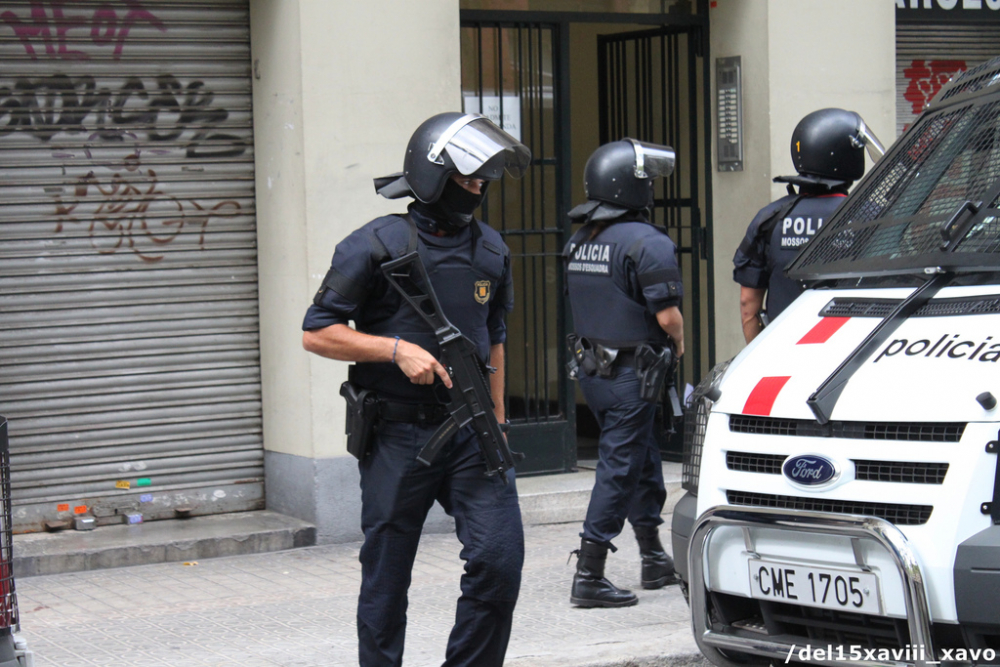 Полицията в Италия арестува 12 души във връзка с издирван бос на сицилианската мафия
