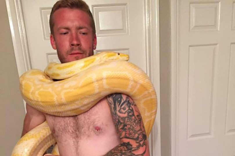 Защитничка на животните не позволи да бъде приспана змията, която удуши сина ѝ (СНИМКИ)