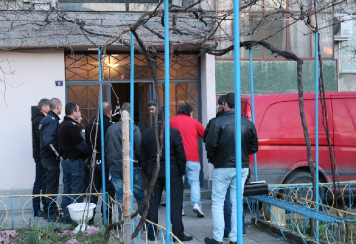 Покъртителни подробности за касапницата в Пловдив: Ради отрязал главата на жена си преди да си забие нож в гръкляна!