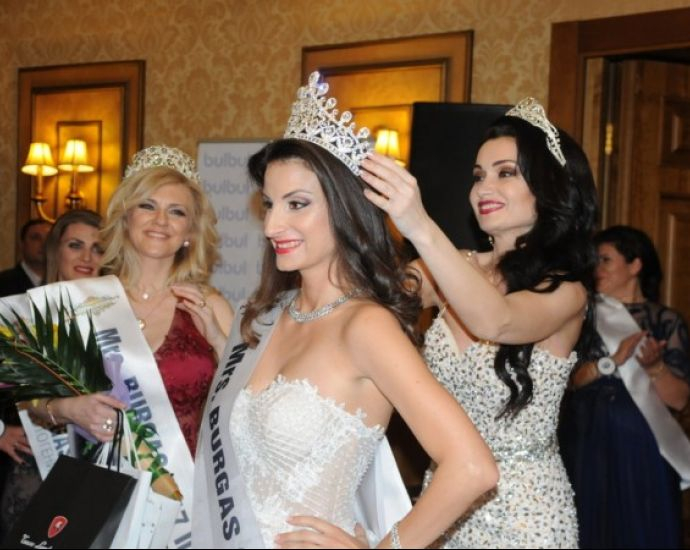 Огромен скандал! Отнемат титлата на Мисис България и спешно обявяват нов конкурс!