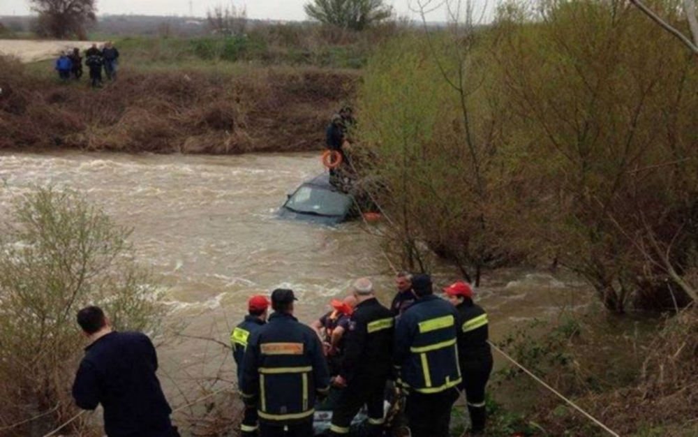 След гонка: Спасиха 5 деца и 13 възрастни имигранти от удавяне в придошлата Марица