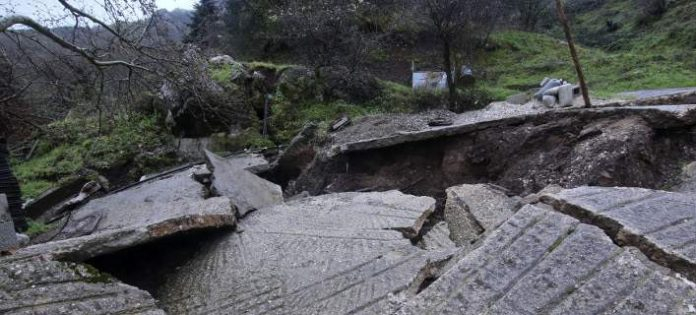 Апокалипсис в Гърция след проливни дъждове! (ЗРЕЛИЩНИ СНИМКИ)