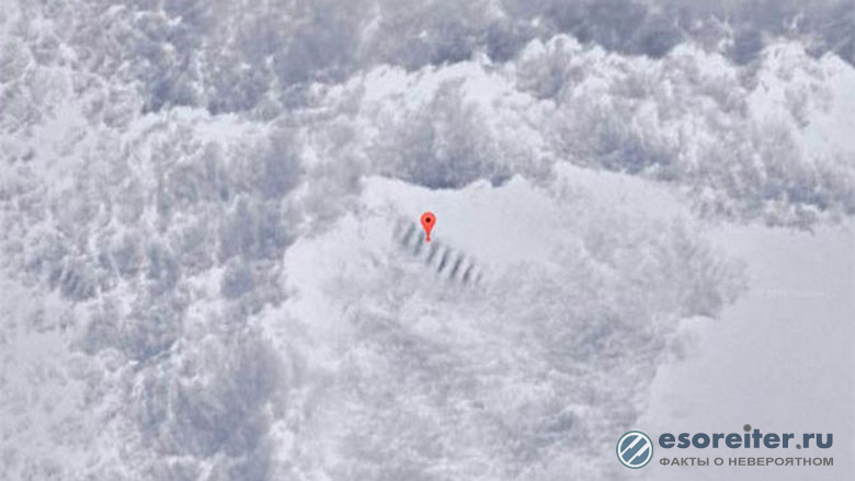 В Антарктида се появи странна стълба, водеща към върха на планина 
