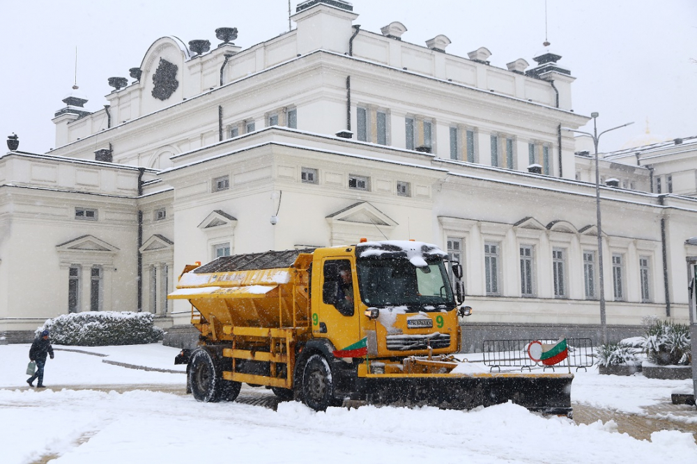 Заместник на Фандъкова проговори за усложнената обстановка в София и разкри колко машини ловят снежинките 