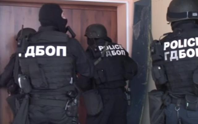 Извънредно в БЛИЦ: ГДБОП и ФБР арестуваха сериен педофил във Велико Търново!