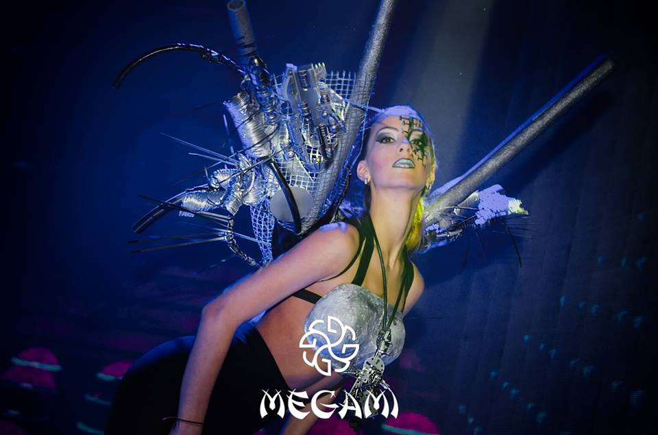 Извънземни и роботи превзеха този уикенд Megami Club – Hotel Marinela на грандиозното шоу "Киберпънк" (СНИМКИ)