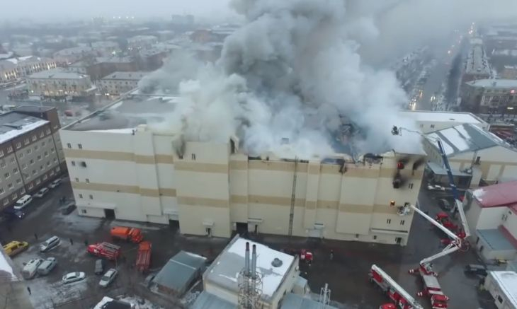 Страховита версия за пожара в мола в Кемерово, пострадали разкриха ужасяващи неща! (ВИДЕО)