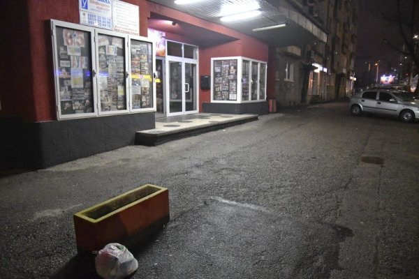 Първи СНИМКИ от злокобното място, където заляха жена с киселина в София