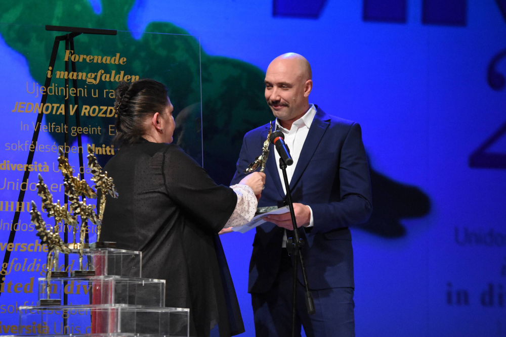 ИКАР 2018 за водеща мъжка роля за Захари Бахаров с подкрепата на МОТО-ПФОЕ (СНИМКИ)